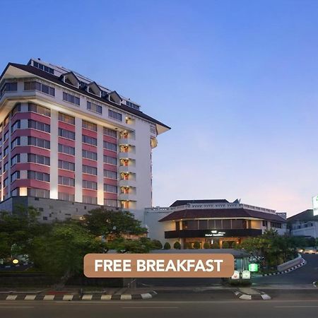 Hotel Santika Premiere Semarang Exterior photo